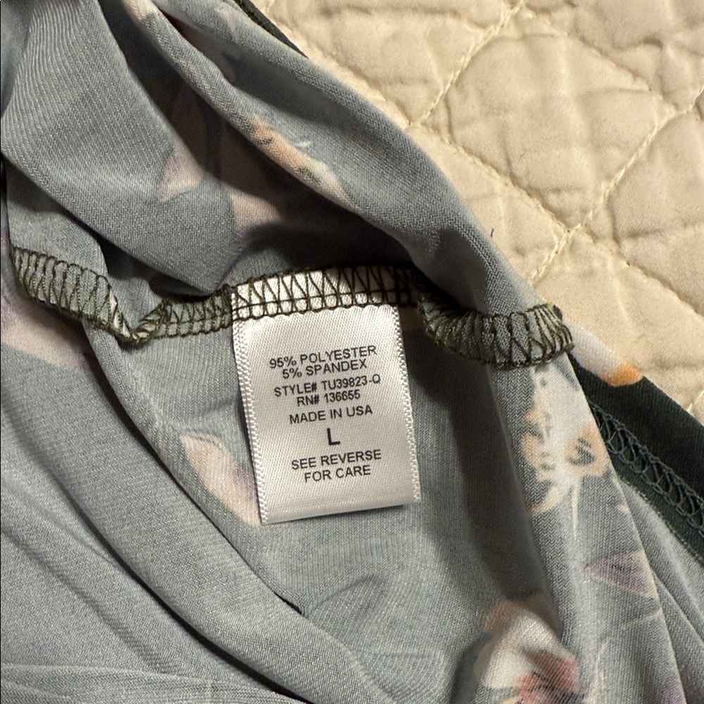 Beacon Dark Green Floral V-Neck Spaghetti Strap Cami - Picture 3 of 3